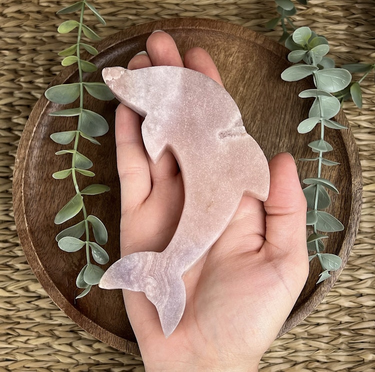 Rosa Ametist delfin carving A