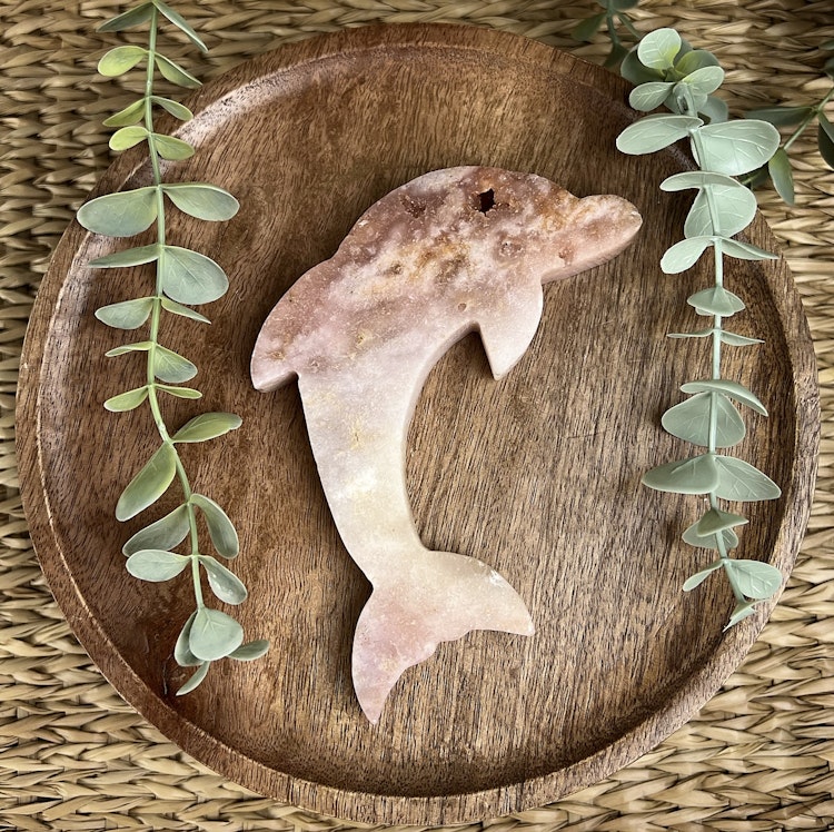 Rosa Ametist delfin carving B