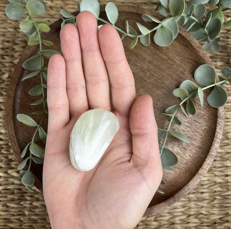 Grön Kalcit meditationssten (handsten) K