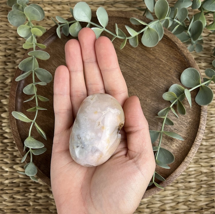 Blomsteragat meditationssten (handsten) B