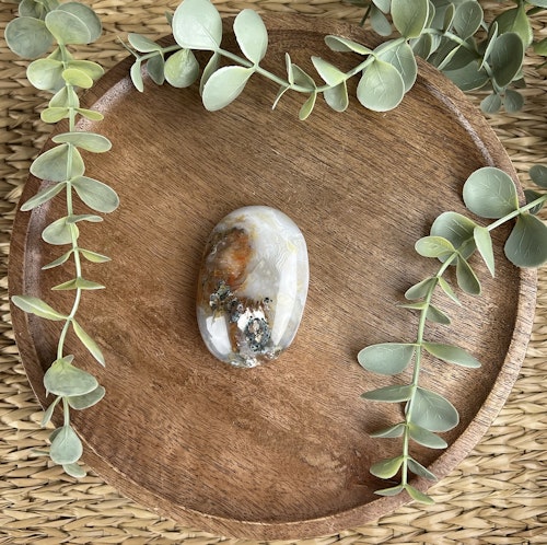 Blomsteragat meditationssten (handsten) C