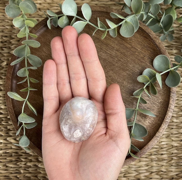 Blomsteragat meditationssten (handsten) G