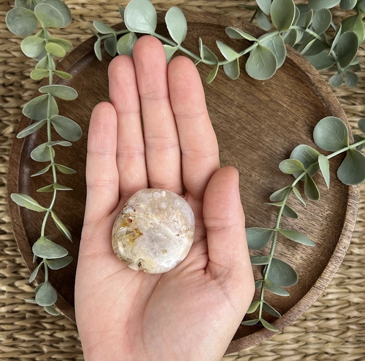 Blomsteragat meditationssten (handsten) K