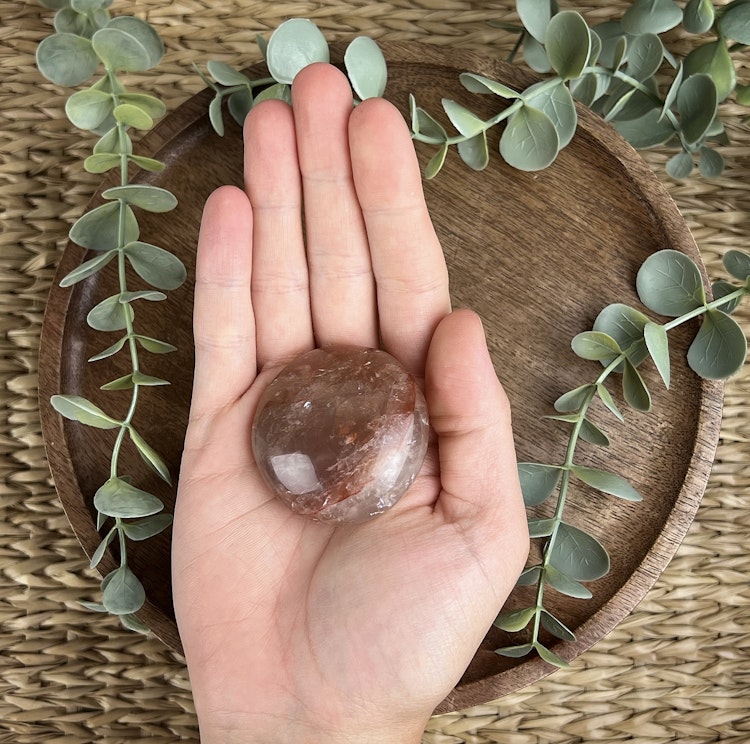 Eldkvarts (Röd Hematoidkvarts) meditationssten/handsten A