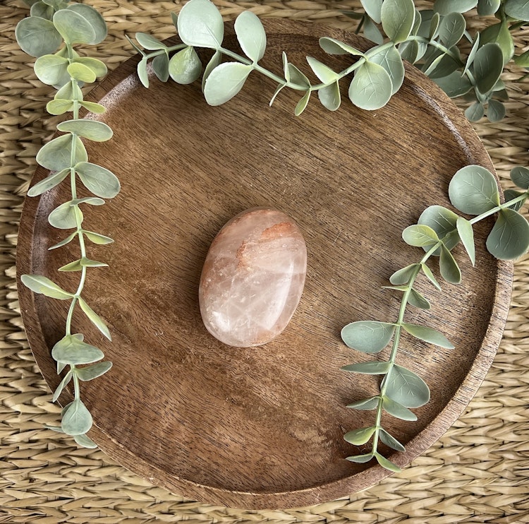 Eldkvarts (Röd Hematoidkvarts) meditationssten/handsten B