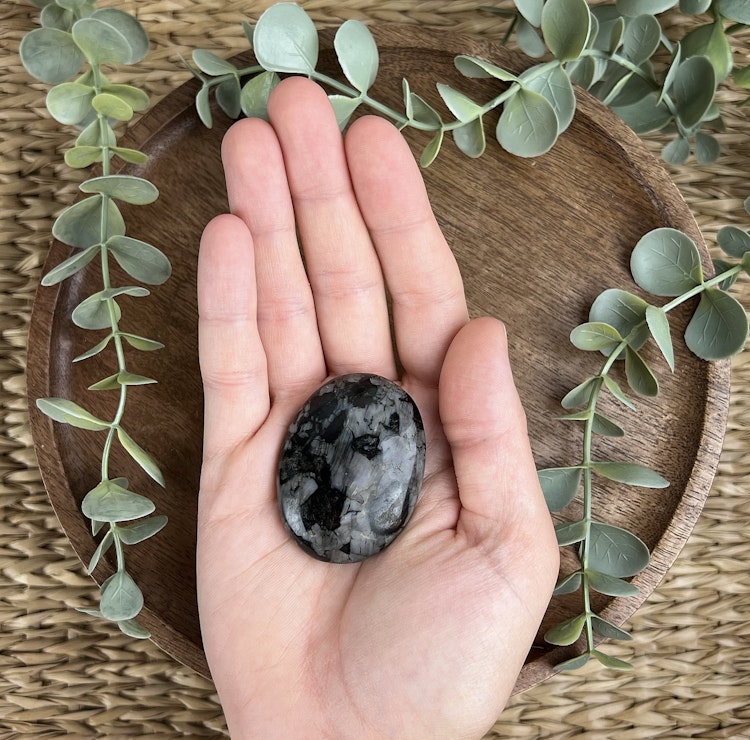Indigo Gabro meditationssten (handsten) B