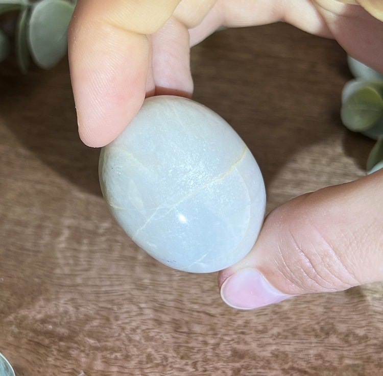 Garnierit (”Grön Månsten”) meditationssten/handsten D