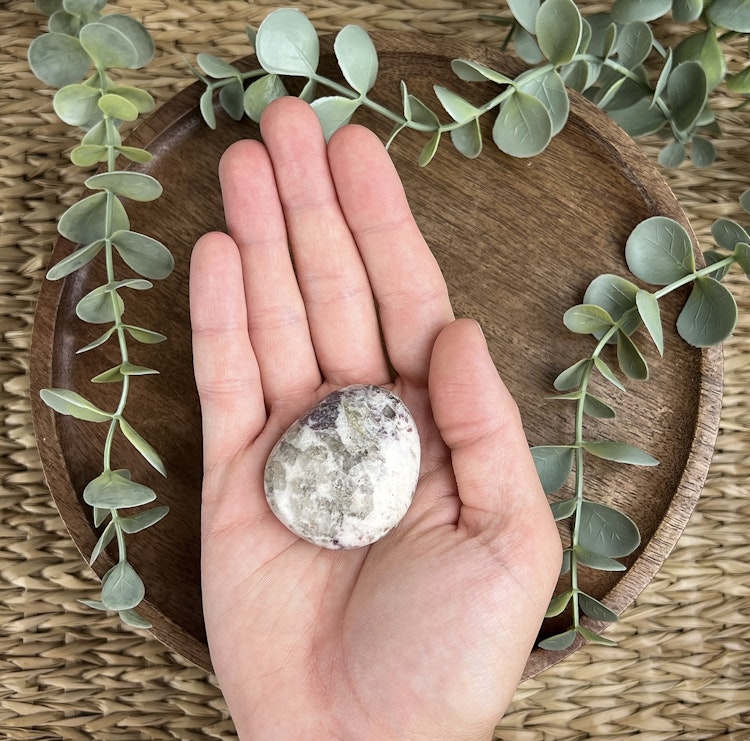 Pegmatit meditationssten (handsten) E