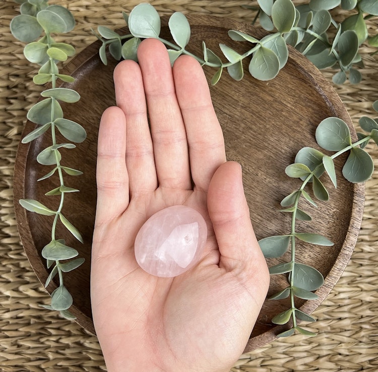 Rosenkvarts meditationssten (handsten) C
