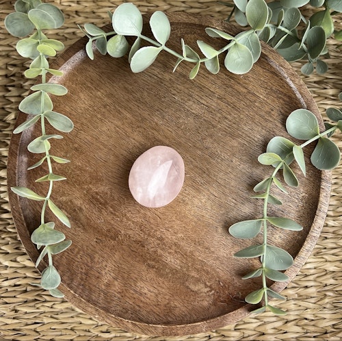 Rosenkvarts meditationssten (handsten) C