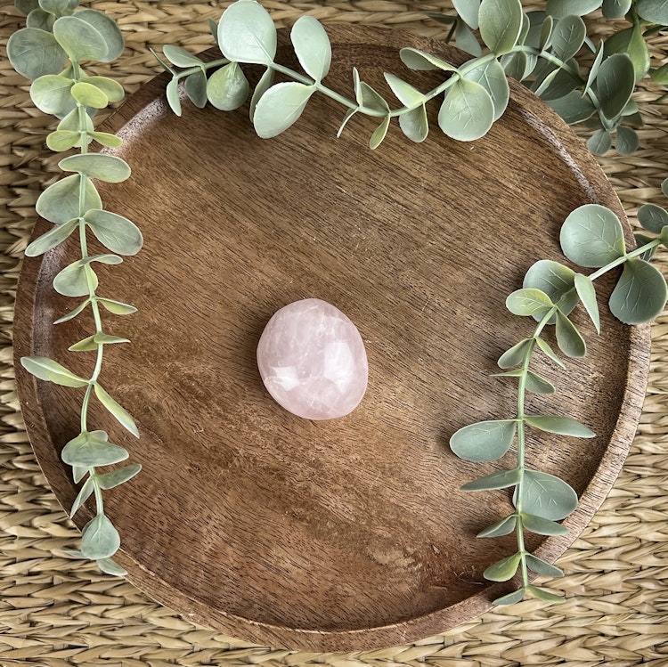 Rosenkvarts meditationssten (handsten) D