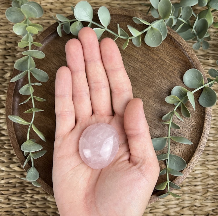 Rosenkvarts meditationssten (handsten) D