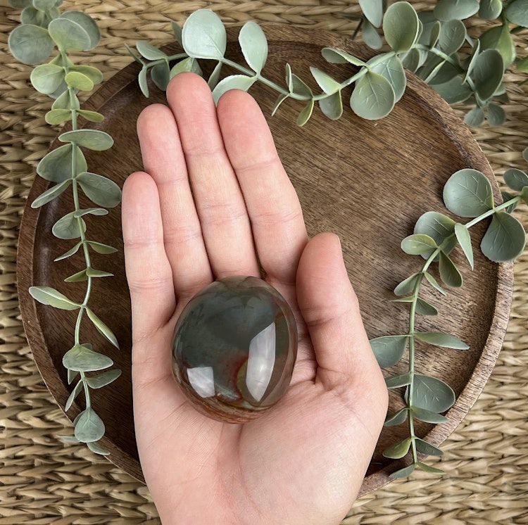 Polykrom Jaspis meditationssten (handsten) N
