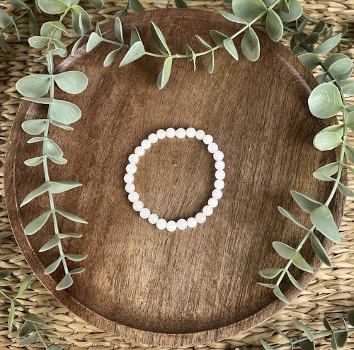 Stenarmband av Snökvarts (6 mm)