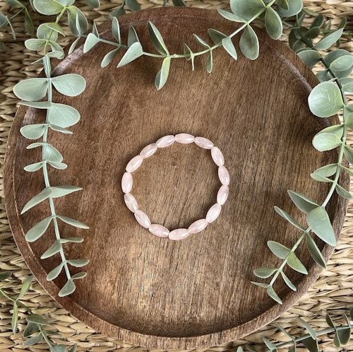 Stenarmband av Rosenkvarts (ovala pärlor)