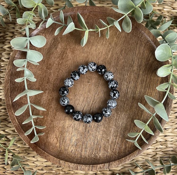 Stenarmband av Snöflingeobsidian (12 mm)