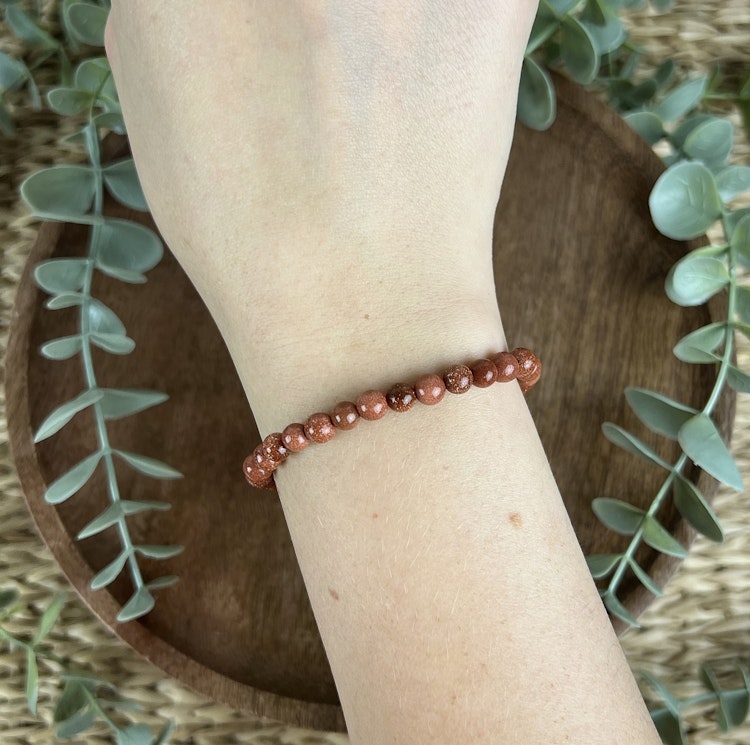 Stenarmband av brun Guldsten (6 mm)