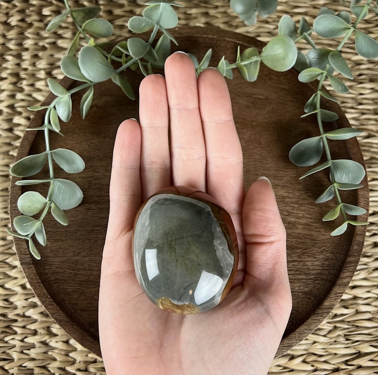 Polykromjaspis meditationssten (handsten) A