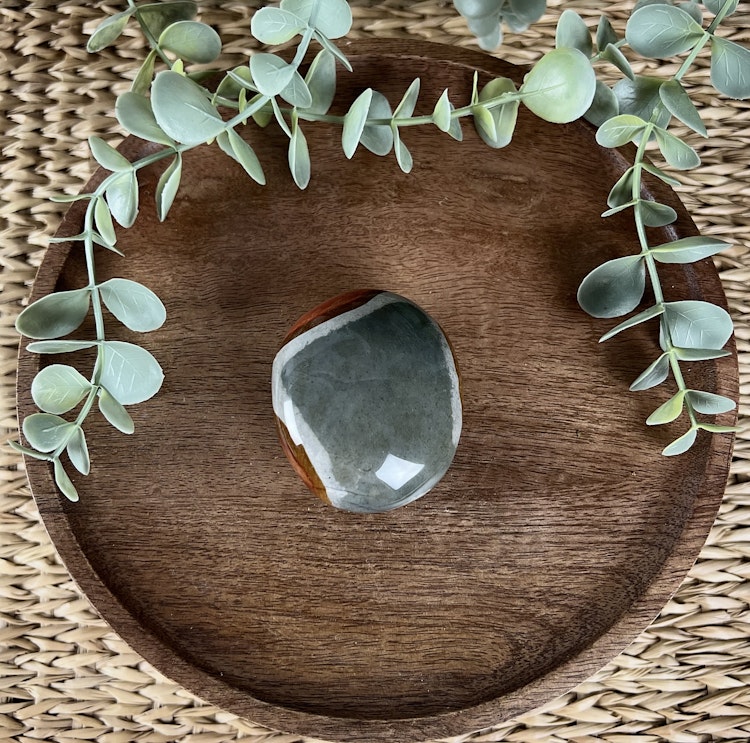 Polykromjaspis meditationssten (handsten) A