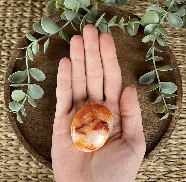 Karneol meditationssten (handsten) B