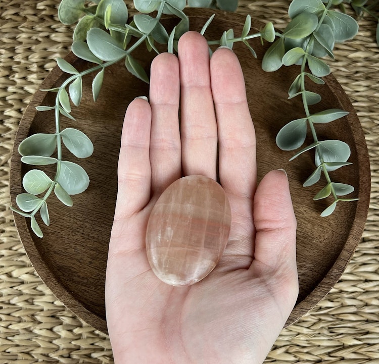 Rosenkalcit meditationssten/handsten D
