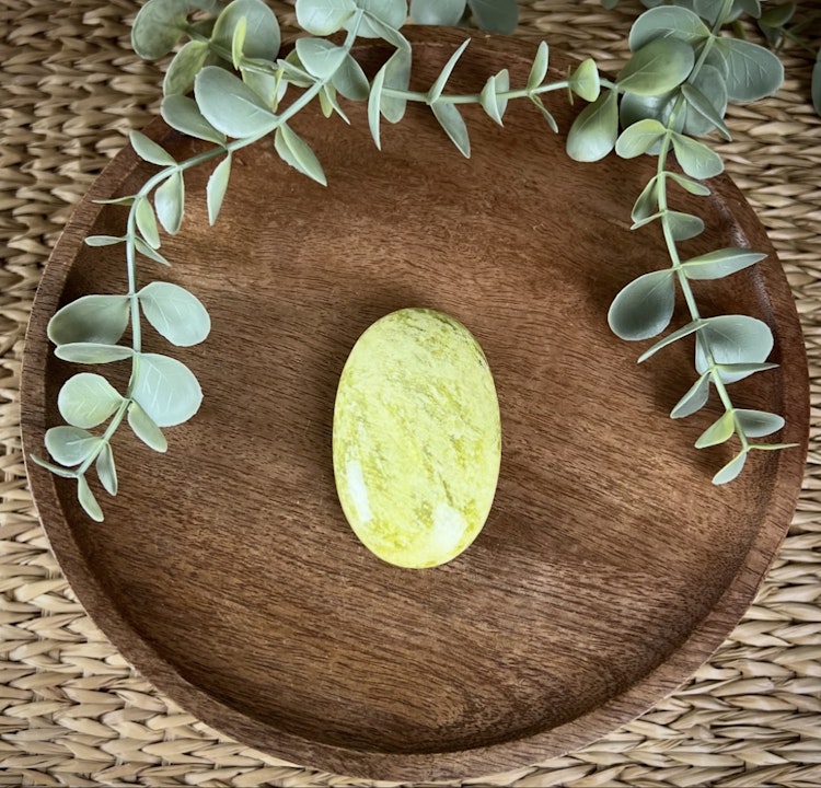 Serpentin meditationssten (handsten) E