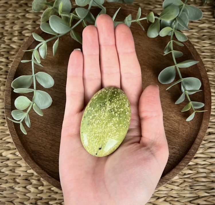 Serpentin meditationssten (handsten) C
