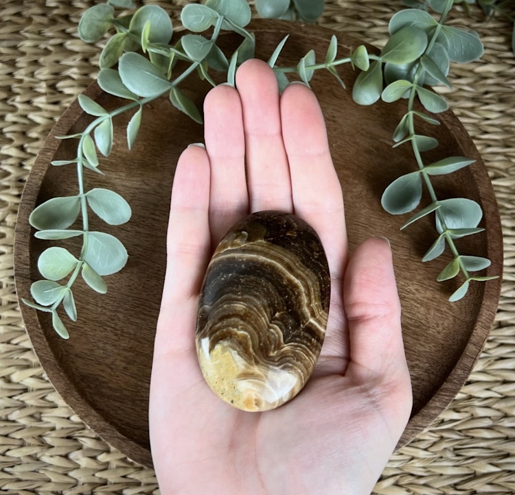 Chokladkalcit meditationssten (handsten) E