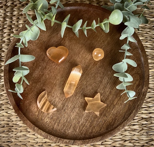 Sten-kit blandade carvings Honungskalcit