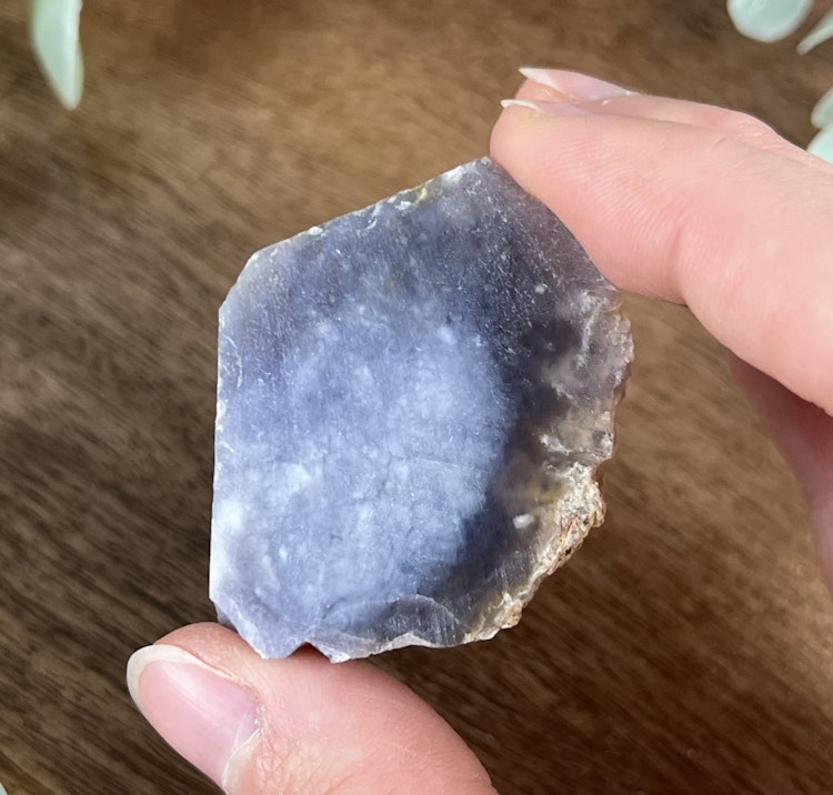 Violett Kalcedon rå bit A