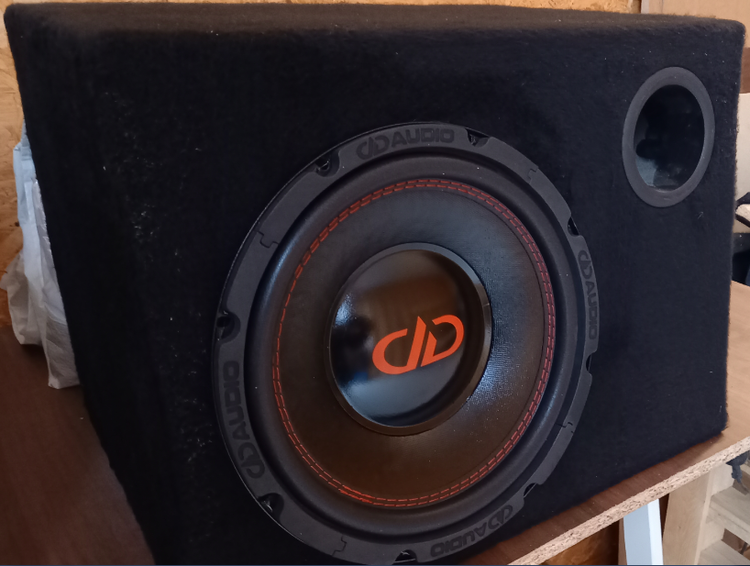 DD Audio 110S4 10" med Basreflex låda
