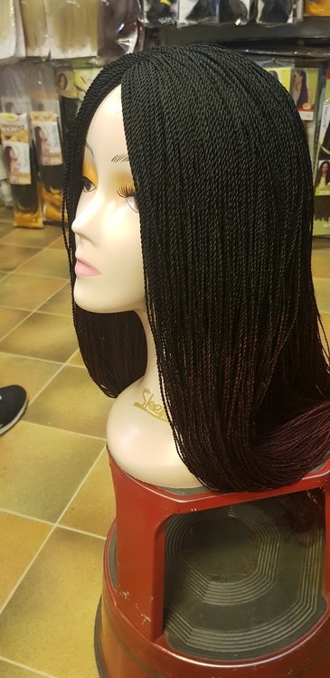 Braided wig color 1B/35