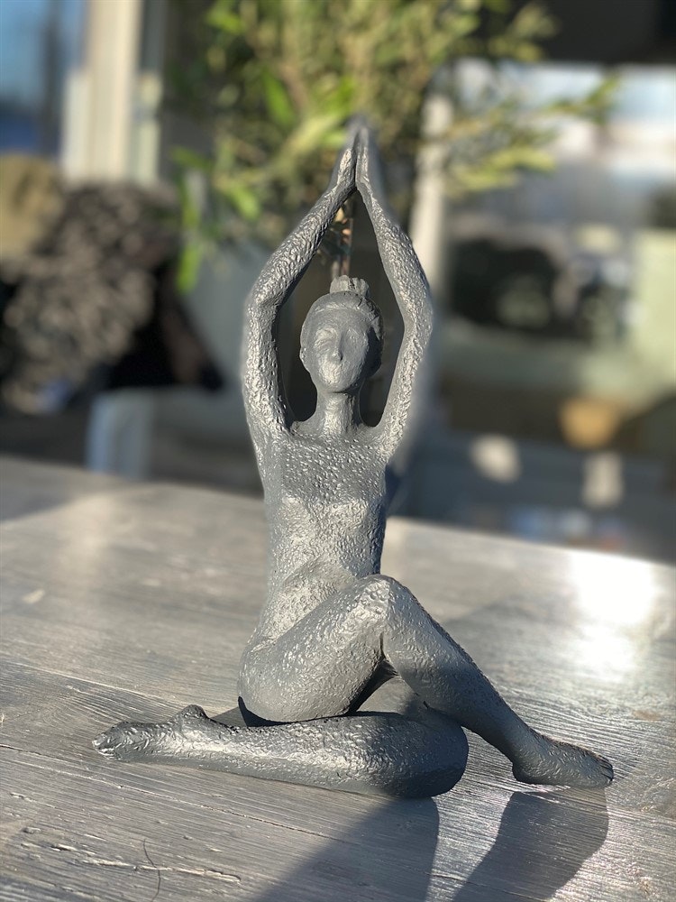 Staty Yoga Tuwa, svart H.28cm