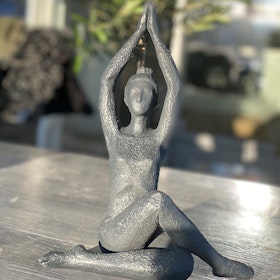 Staty Yoga Tuwa, svart H.28cm