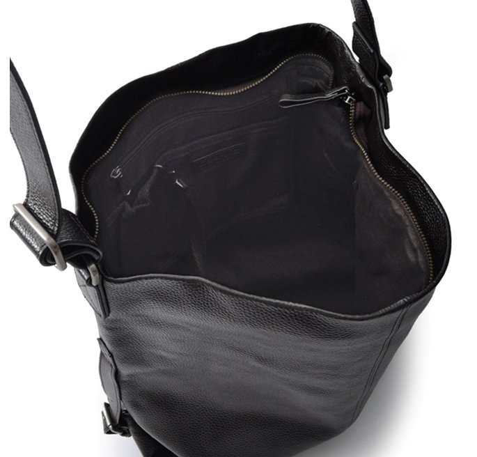 BLACK SHOULDER BAG