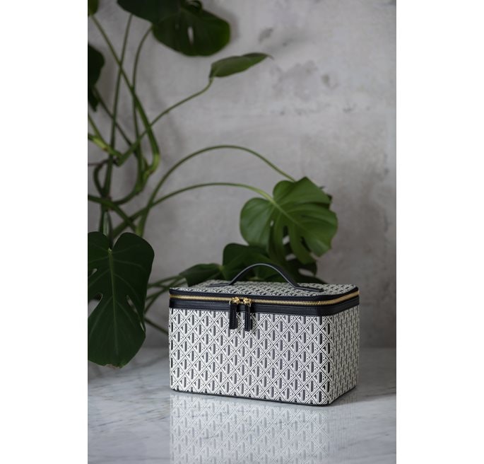 JLB- BEAUTY BOX BLACK/WHITE/