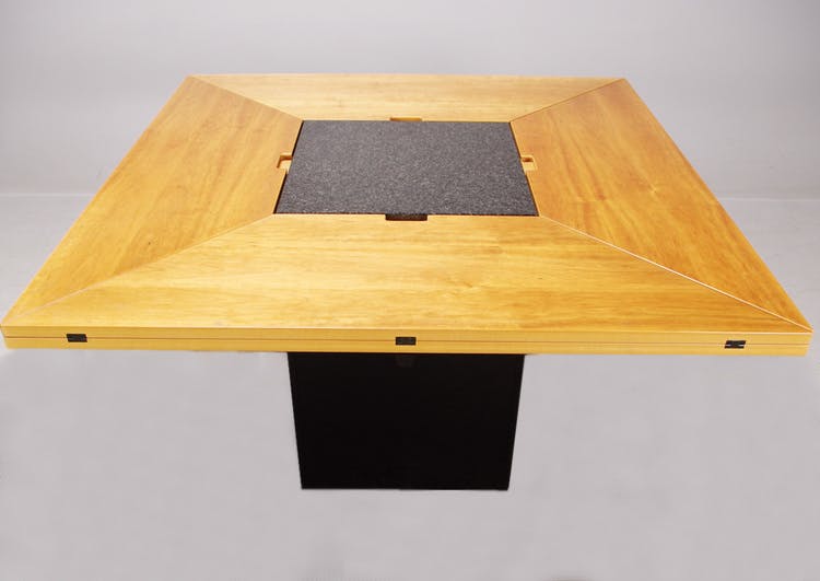 Hyr bord, Tranekaer Cirkante Table - Van Den Berghe - Interior.se - Hyra  designmöbler Stockholm