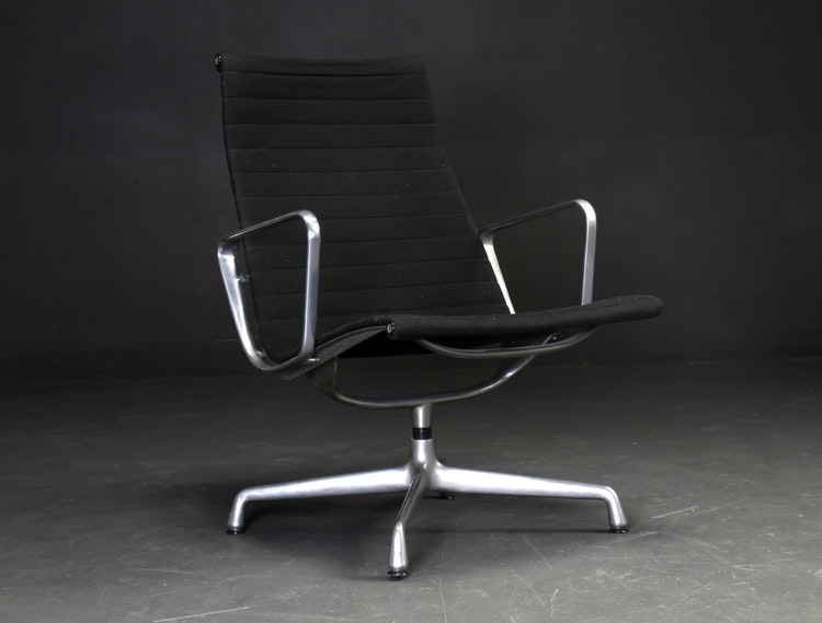 Hyr fåtölj, Vintage Herman Miller EA-116