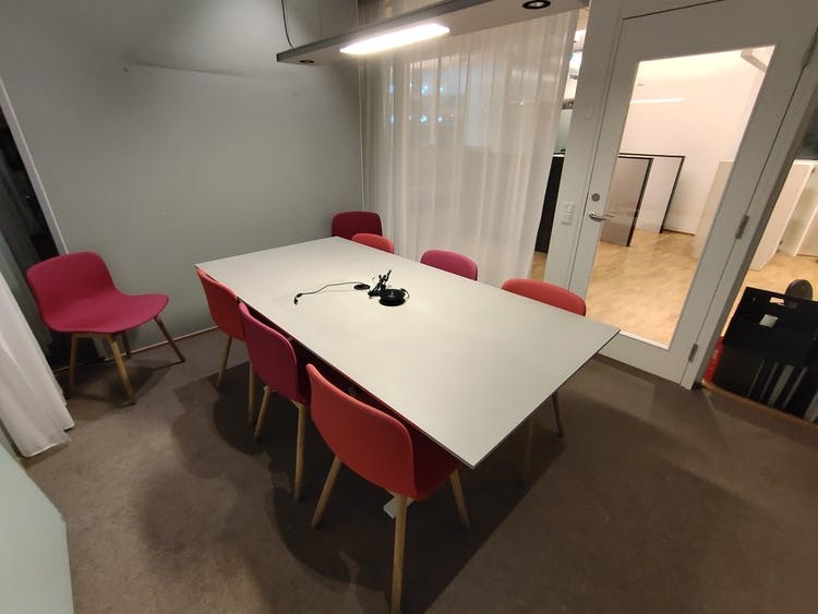 Hyr en konferensgrupp med 8st stolar