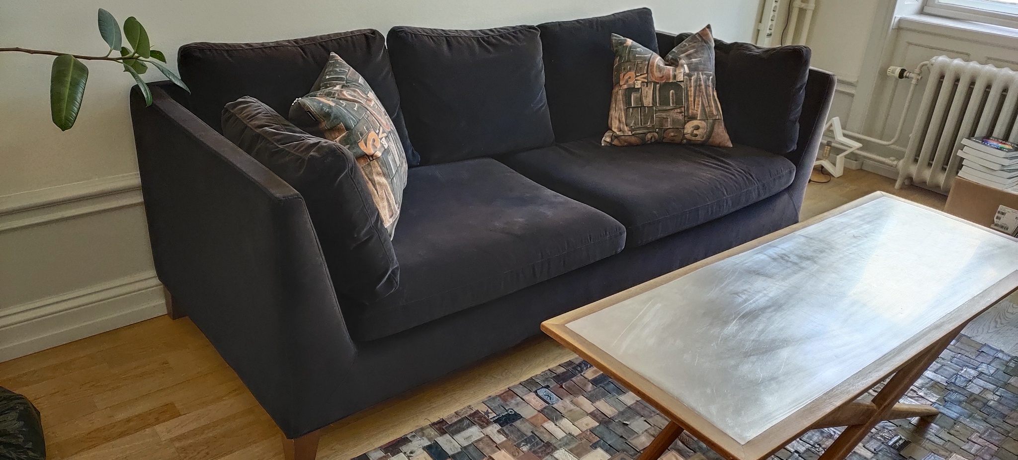 Mörklila 2-sits soffa i sammet - 210 cm