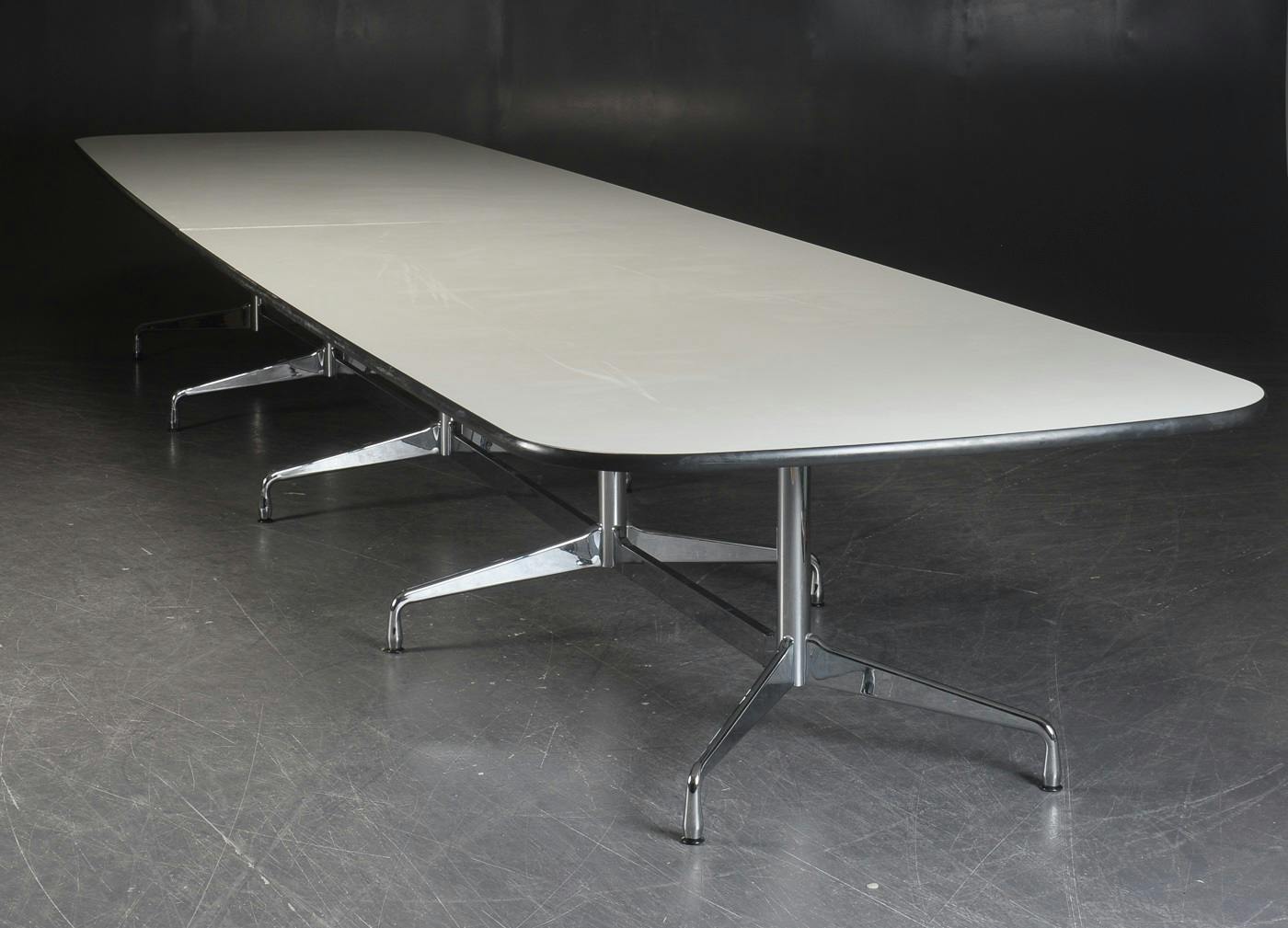 Hyr bord, Vitra Segmented Table 582 cm