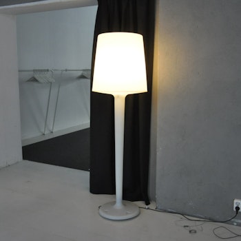 Hyr golvlampa Metalarte Inout