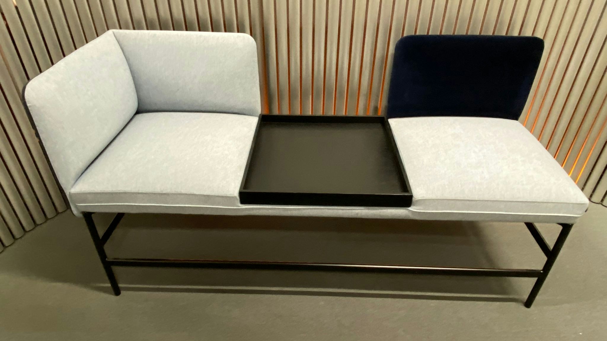 Hyr soffa / bänk med bord från Fora Form