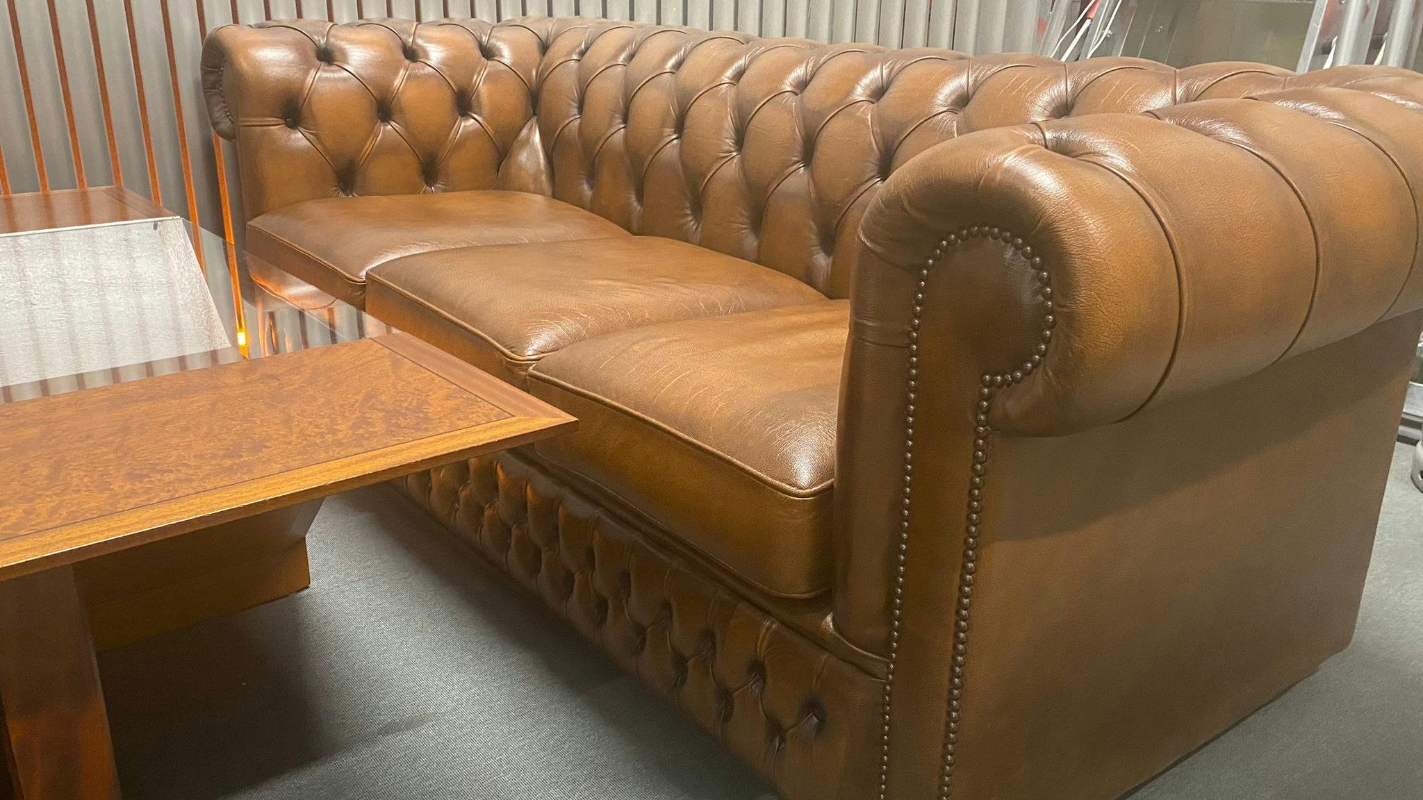 Hyr vintage soffbord med glasskiva - 140 cm