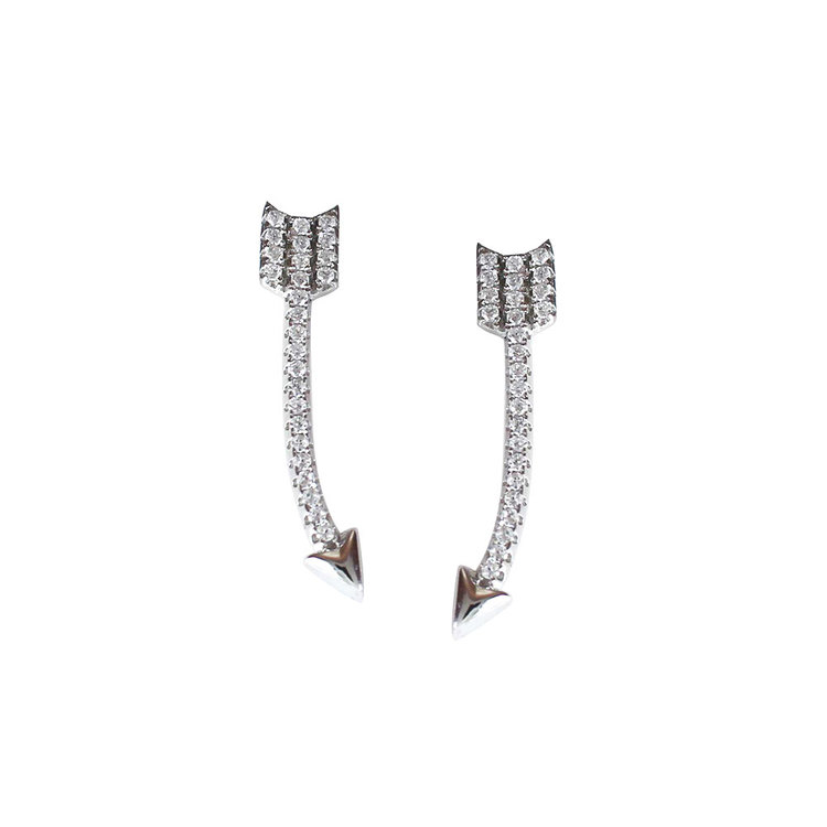 Snygga örhängen Sparkling Arrow med cz-stenar från Catwalk Jewellery