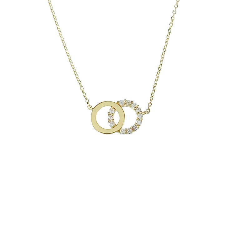 Vackert halsband Double Rings med cz-stenar i 18K guld från Catwalk Jewellery