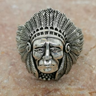 snygg indian ring i oxiderat silver från Catwalk Jewellery