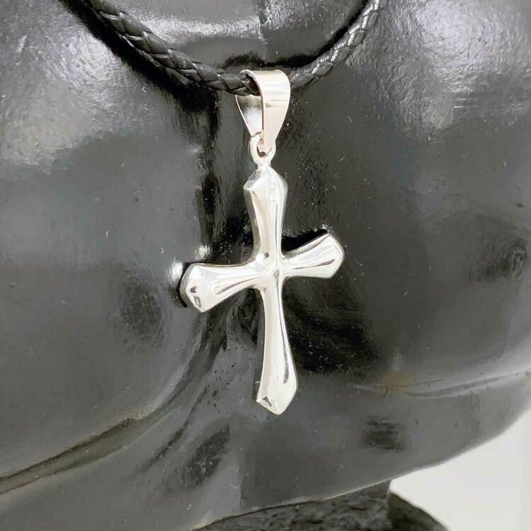 halsband till kille kors i silver från catwalksmycken