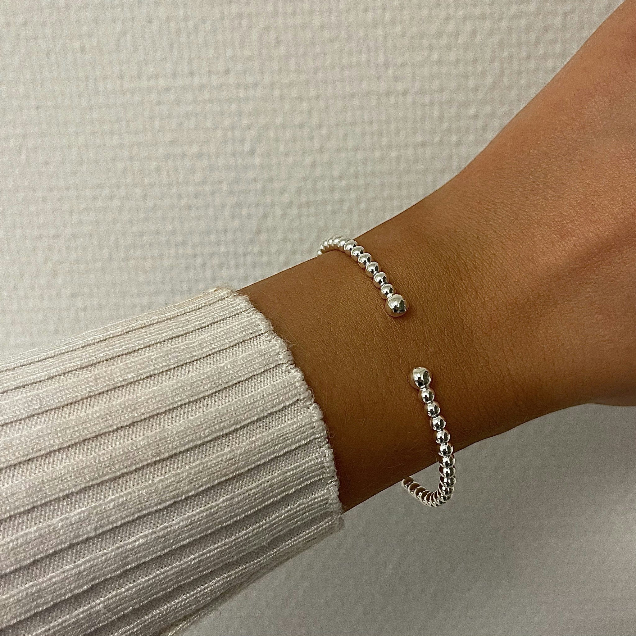 armband i silver, armring till tjej i silver från catwalksmycken