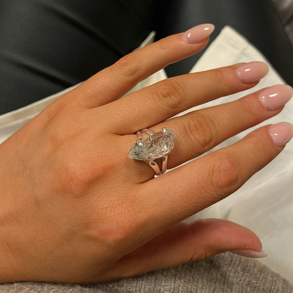 Vacker ring i 925 silver med herkimer ädelsten från catwalksmycken